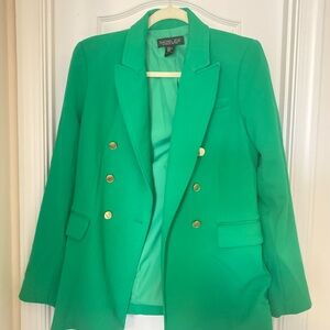 Beautiful green blazer with nice bottons - size XS